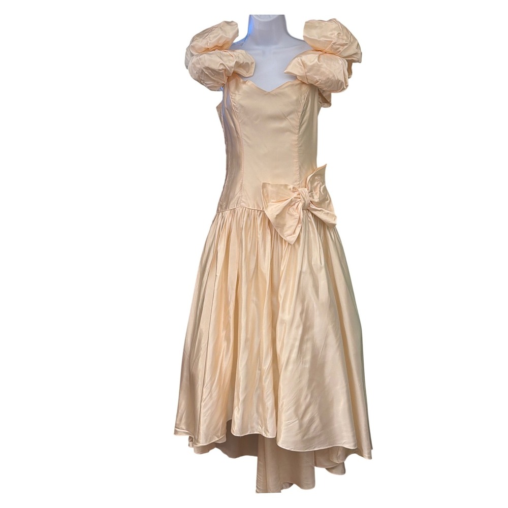 Vintage 80s Unbranded Cream Satin Gown Prom Dress Puff Sleeve Bow Princesscore
